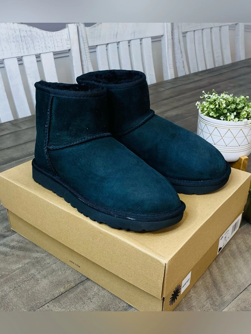 UGG Classic Mini II Boots Black Suede Sheepskin Ankle Booties Size 7